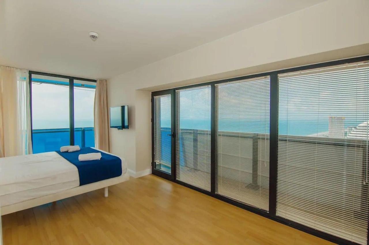 Orbi City Sea View Hotell Batumi Exteriör bild