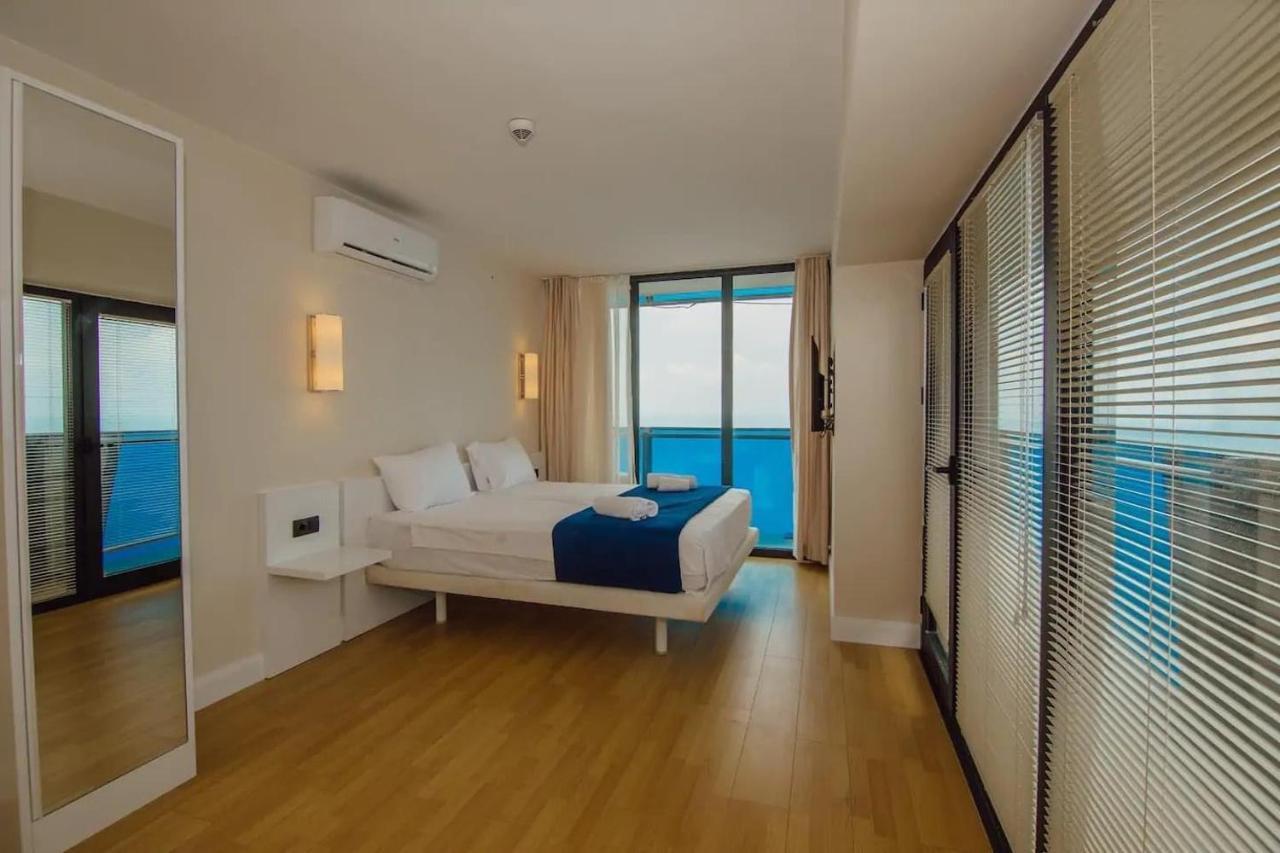 Orbi City Sea View Hotell Batumi Exteriör bild